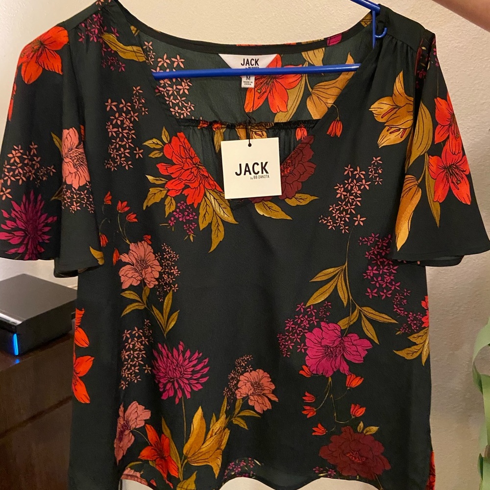 Women’s blouse. Medium. New with tags